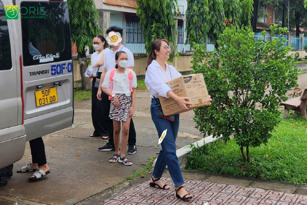 ORIS trao quà cho các em nhỏ tại Làng trẻ SOS Gò Vấp.